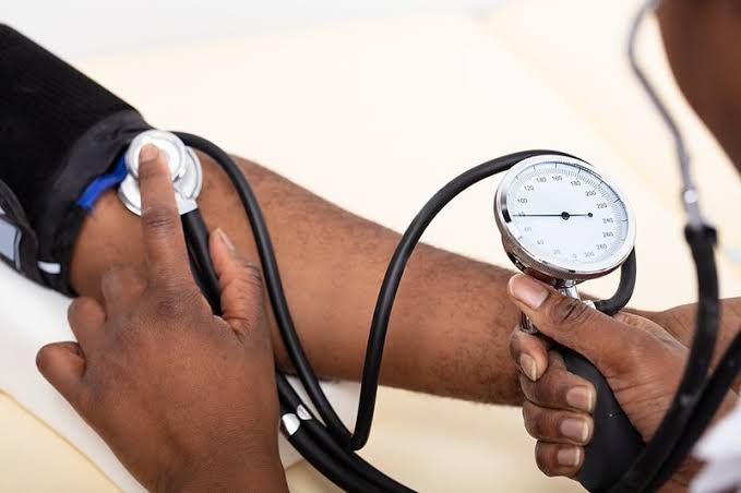 How to Deal With High Blood Pressure Without Medication: Natural Strategies That Work