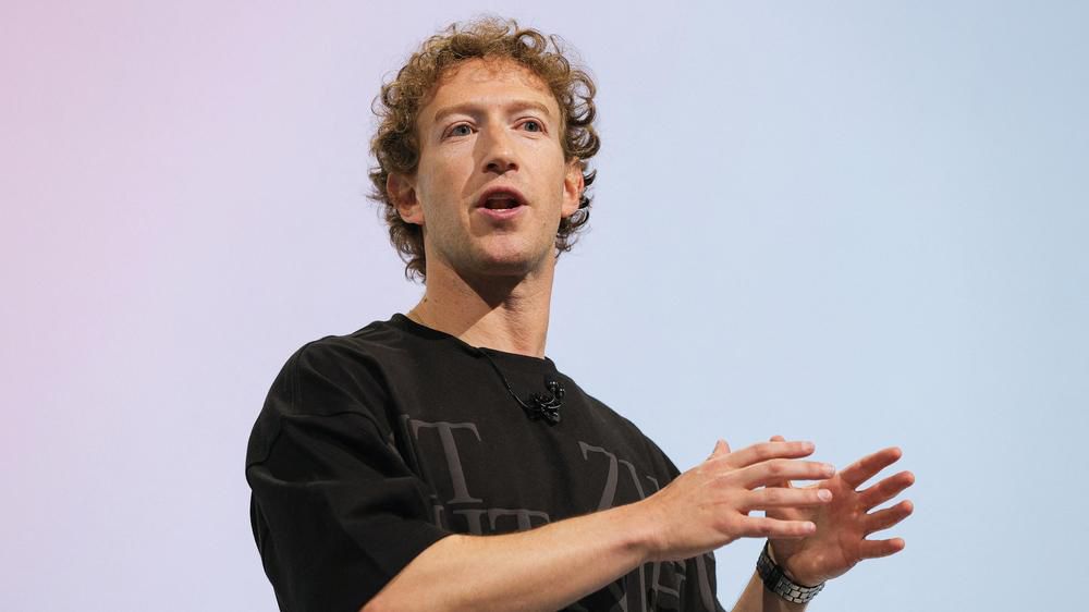 Mark Zuckerberg Slams Apple on Joe Rogan Podcast, Says iPhone Maker Has “Not Invented Anything Great in a While”